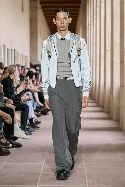 Look 12